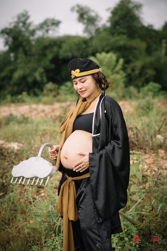 Mẹ bầu 7 tháng hóa thân thành Trư bát giới với bộ ảnh để đời {keywords}