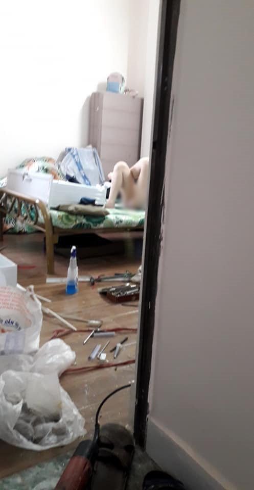 Anh thợ sửa nhà tội nhất năm 2019: Muốn làm việc cũng không yên vì cô chủ nhà nằm hớ hênh như "mời gọi" - Ảnh 3.