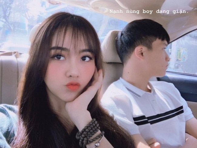 Bạn gái xinh đẹp của cầu thủ Hoàng Đức hiếm hoi mặc bikini "đốt mắt" ở bãi biển - Ảnh 7. Bạn gái xinh đẹp của cầu thủ Hoàng Đức hiếm hoi mặc bikini "đốt mắt" ở bãi biển - Ảnh 7.
