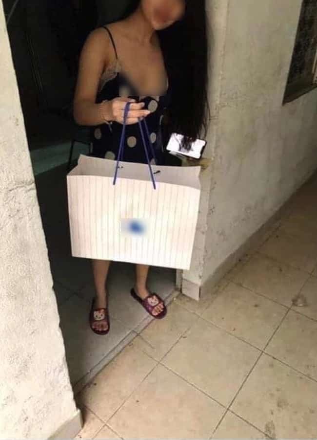 Sự cố "ngượng chín mặt" của các chị em vì chuộng mặc đồ ngủ đi lấy hàng, tắm biển 37 Sự cố "ngượng chín mặt" của các chị em vì chuộng mặc đồ ngủ đi lấy hàng, tắm biển