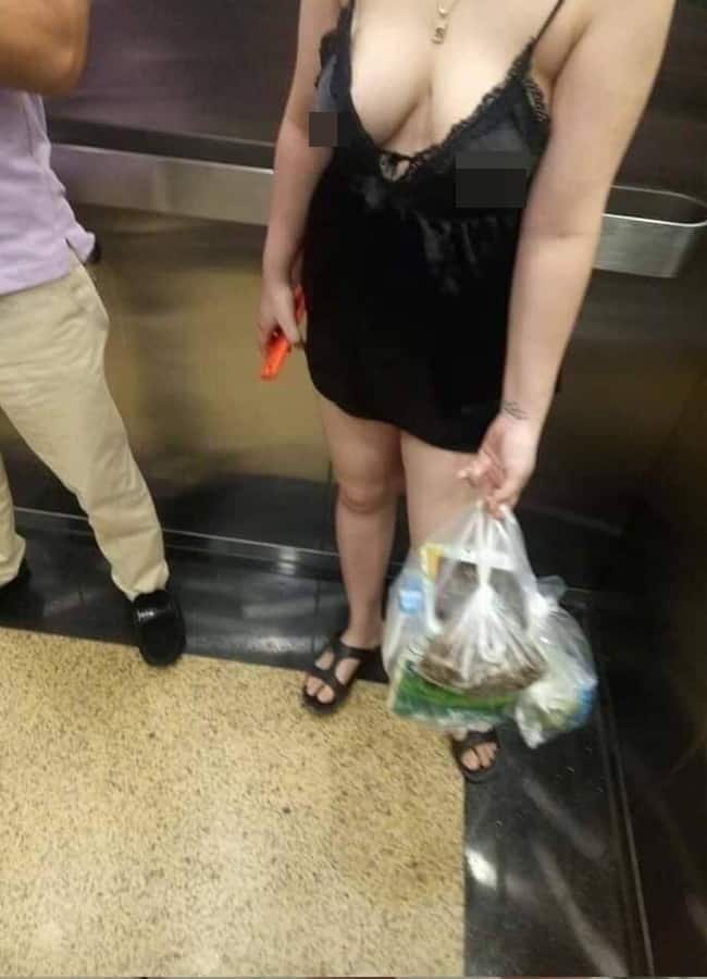 Sự cố "ngượng chín mặt" của các chị em vì chuộng mặc đồ ngủ đi lấy hàng, tắm biển 40 Sự cố "ngượng chín mặt" của các chị em vì chuộng mặc đồ ngủ đi lấy hàng, tắm biển