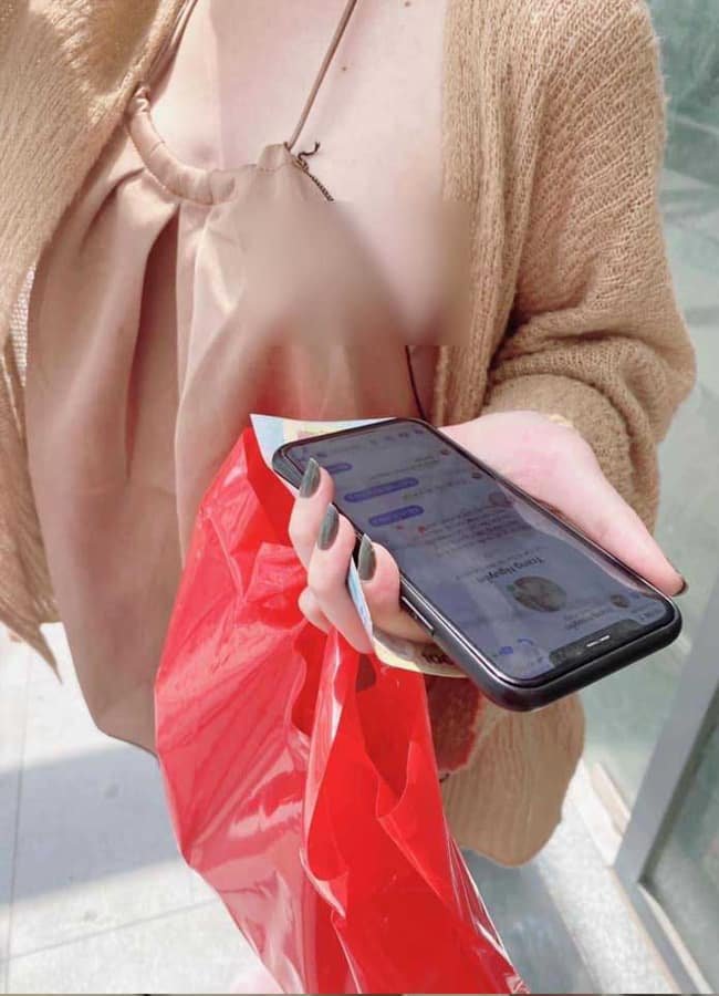 Sự cố "ngượng chín mặt" của các chị em vì chuộng mặc đồ ngủ đi lấy hàng, tắm biển 41 Sự cố "ngượng chín mặt" của các chị em vì chuộng mặc đồ ngủ đi lấy hàng, tắm biển