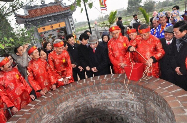 Một nghi lễ không thể thiếu mới được thực hiện gần đây tại Lễ hội đền Trần là gì?