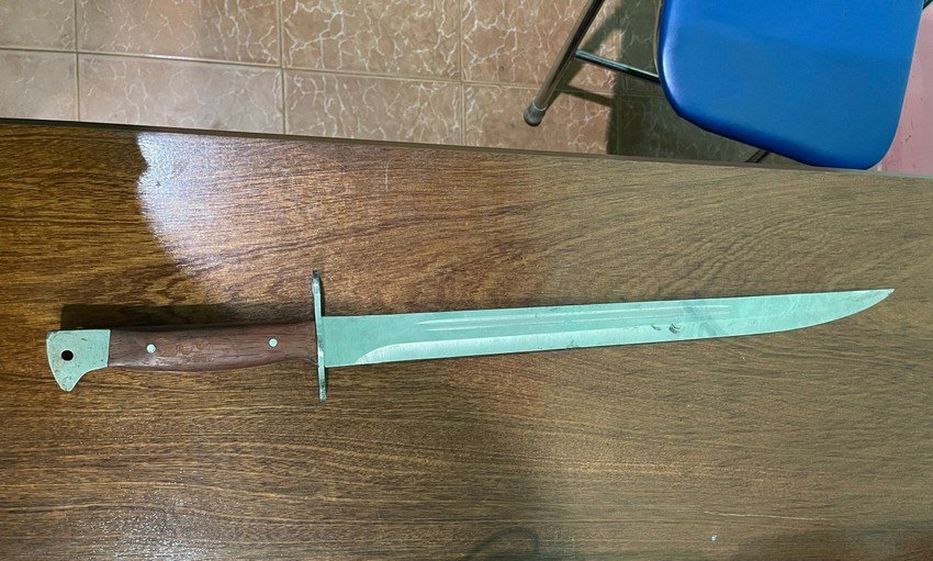 Thiếu niên chạy xe máy giương mã tấu đe dọa xe khách ảnh 3