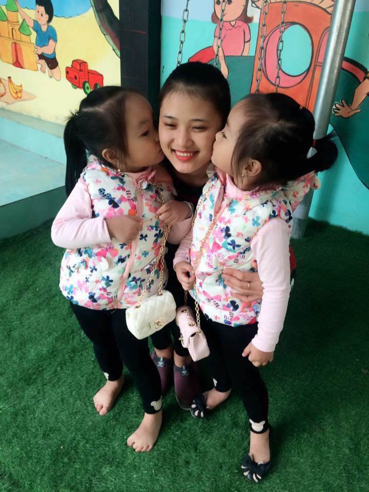 Cô giáo trẻ trong ảnh chụp trộm ở phố đi bộ ngoài đời cực phẩm, còn làm MC - 12