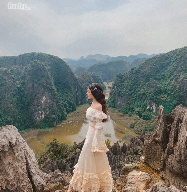 Cô nàng 9X xinh đẹp mê mẩn vẻ đẹp mùa thu ở cố đô Ninh Bình