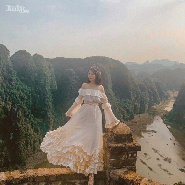Cô nàng 9X xinh đẹp mê mẩn vẻ đẹp mùa thu ở cố đô Ninh Bình