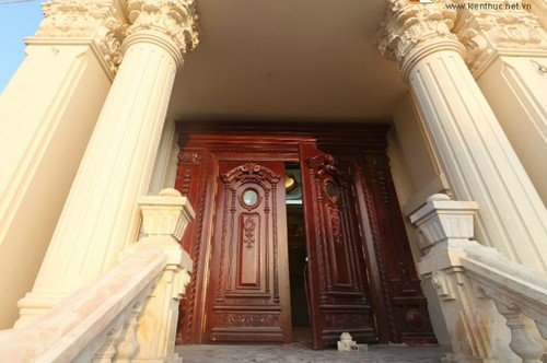 Đại gia Ninh Bình xây lâu đài sinh đôi cực độc tặng con trai ảnh 7