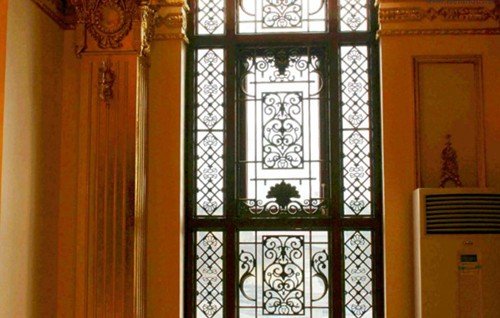 Đại gia Ninh Bình xây lâu đài sinh đôi cực độc tặng con trai ảnh 10