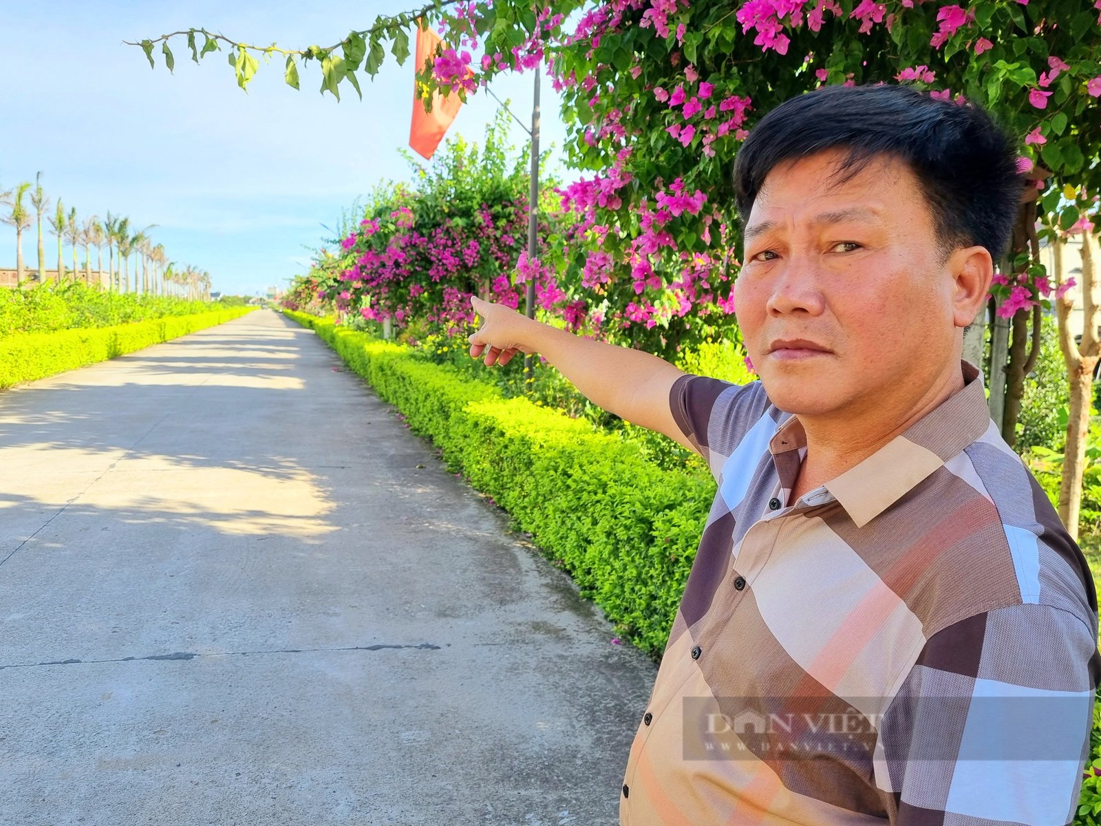 Rực rỡ con đường hoa đẹp như phim đang thu hút giới trẻ ở Ninh Bình - Ảnh 6. Rực rỡ con đường hoa đẹp như phim đang thu hút giới trẻ ở Ninh Bình - Ảnh 6.