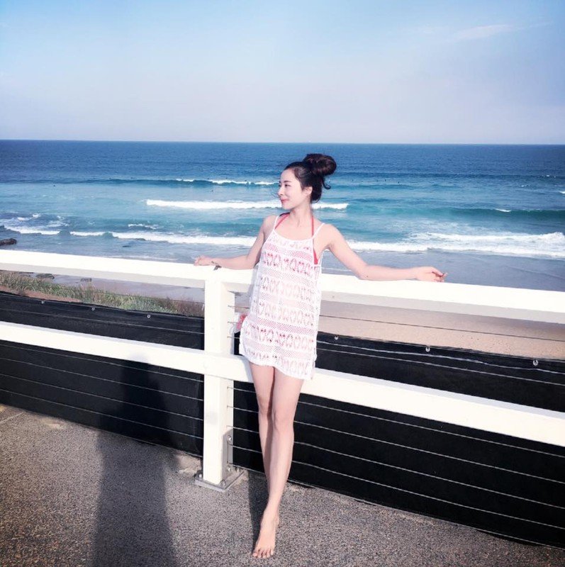 Nhan sac cuon hut cua hot girl Ninh Binh chan dai 1m1