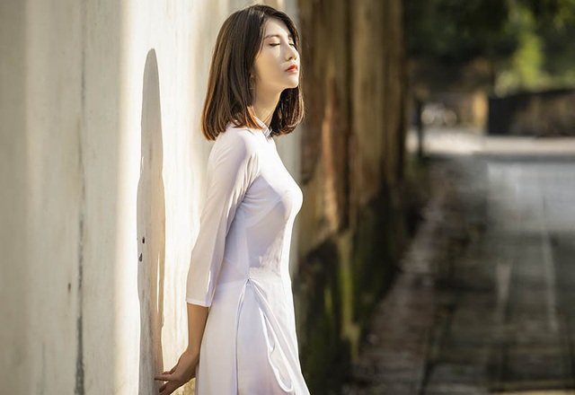 Khi được hỏi về vấn đề “yêu bạo sống thoáng” của giới trẻ hiện nay, Thùy Linh không ngần ngại bộc bạch quan điểm: “Mọi thứ nên dừng lại ở mức vừa đủ, vì cái gì quá cũng không tốt. Giới trẻ hiện nay yêu vội sống thoáng  nên để lại những hệ quả đáng tiếc.