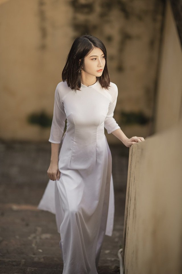 Tất nhiên các bạn đủ lớn để có trách nhiệm với cuộc đời mình, tuy vậy một số trường hợp khiến cả xã hội rúng động vì những hành động khó có thể chấp nhận với hai tiếng con người. Trước khi làm bất cứ điều gì thì chúng ta nên nghĩ đến hậu quả, hãy cố gắng cư xử sao cho có tình có nghĩa và học cách bảo vệ bản thân ngay cả trong tình yêu”.