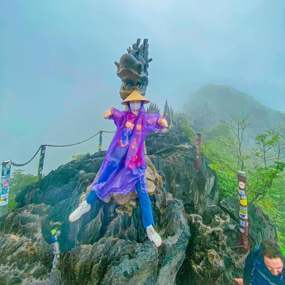  Thời tiết thế này thì dù có chuẩn bị váy áo lộng lẫy cũng bằng thừa. (Ảnh: FB B.T.H)