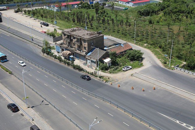 Ngôi nhà 900m2 chỉ được đền bù 5,4 tỷ đồng nên không chịu di dời: Giá tăng lên gần 40 tỷ sau 10 năm nhưng rời đi với con số “bí ẩn” - Ảnh 3.