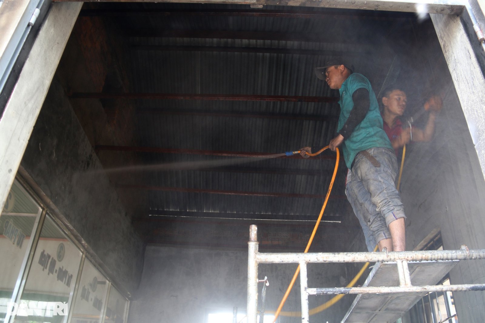 Vụ tấn công ở Đắk Lắk: Khẩn trương sửa chữa trụ sở xã - 10 Vụ tấn công ở Đắk Lắk: Khẩn trương sửa chữa trụ sở xã - 10