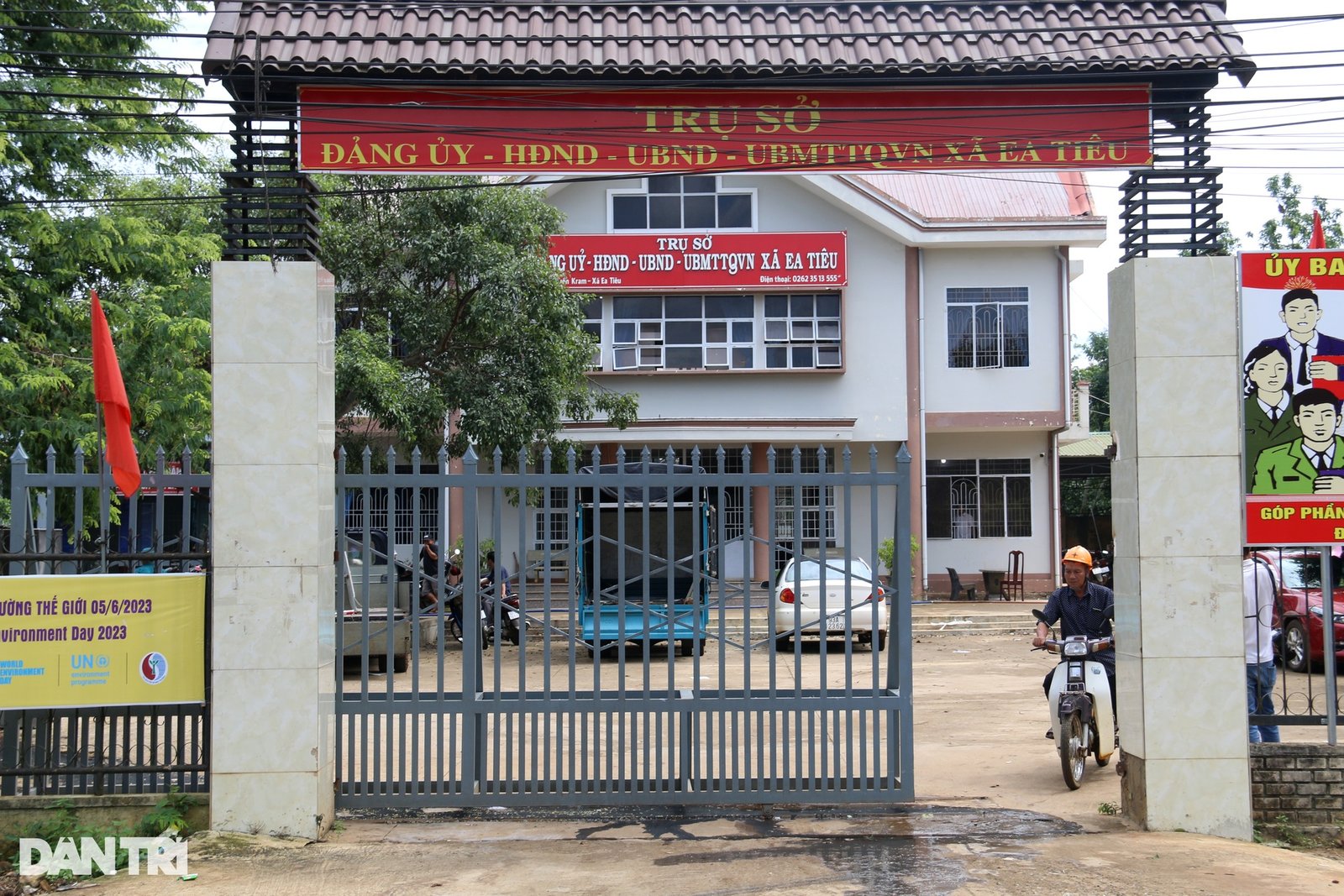 Vụ tấn công ở Đắk Lắk: Khẩn trương sửa chữa trụ sở xã - 1 Vụ tấn công ở Đắk Lắk: Khẩn trương sửa chữa trụ sở xã - 1
