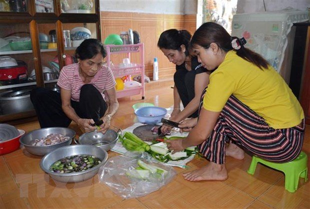 Vụ tấn công ở Đắk Lắk: Những phần cơm ấm áp nghĩa tình quân dân hình ảnh 1 Vu tan cong o Dak Lak: Nhung phan com am ap nghia tinh quan dan hinh anh 1