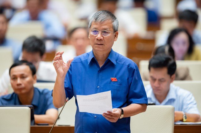 '8 năm mà 3 lần đổi thẻ căn cước gây dư luận không tốt' - Ảnh 2. '8 năm mà 3 lần đổi thẻ căn cước gây dư luận không tốt' - Ảnh 2.