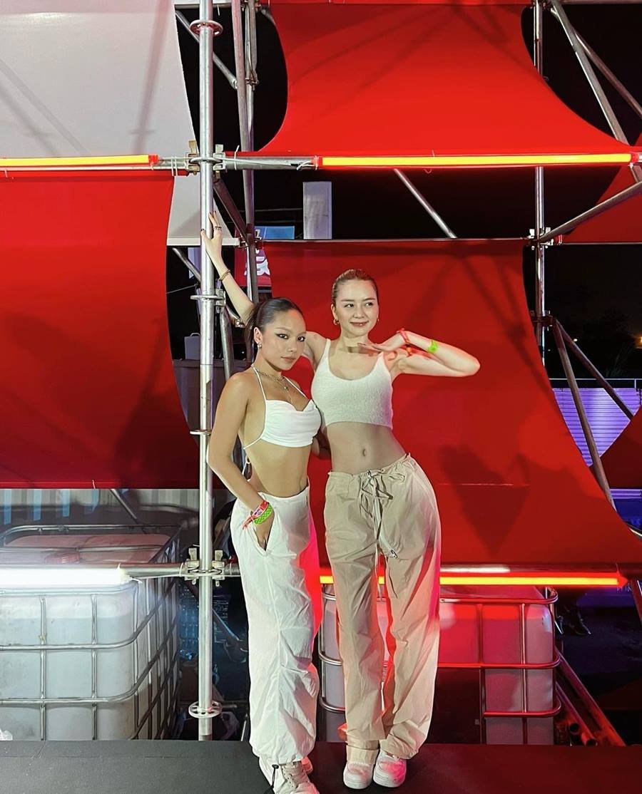 Gái xinh Việt Nam mặc phóng khoáng khi 