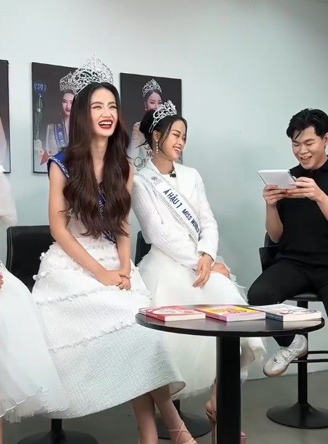 Huỳnh Trần Ý Nhi gây bức xúc khi đặt bản thân ngang vua Quang Trung và Hàn Mặc Tử. Ảnh: Chụp màn hình