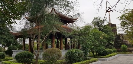 Một ngọn núi nhỏ ở Ninh Bình mà nổi tiếng cả nước, vách đá khắc nhiều bài thơ cổ nhất Việt Nam - Ảnh 7. Một ngọn núi nhỏ ở Ninh Bình mà nổi tiếng cả nước, vách đá khắc nhiều bài thơ cổ nhất Việt Nam - Ảnh 7.