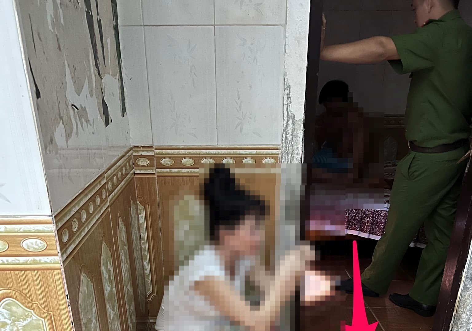 Bắt quả tang nam thanh niên 22 tuổi mua dâm người phụ nữ 42 tuổi