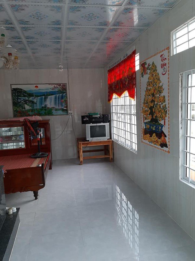 "Ngôi nhà mộ" đầy đủ tiện nghi khiến dân mạng xôn xao và nỗi lòng cậu con trai muốn chuộc lỗi với người mẹ quá cố - Ảnh 2.