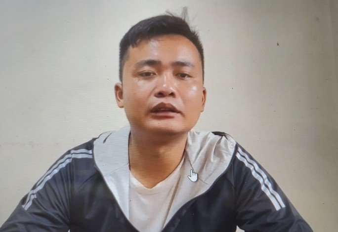 Tranh giành tay vịn hát karaoke, 2 nhóm thanh niên đập chai bia hỗn chiến - Ảnh 1. Tranh giành tay vịn hát karaoke, 2 nhóm thanh niên đập chai bia hỗn chiến - Ảnh 1.