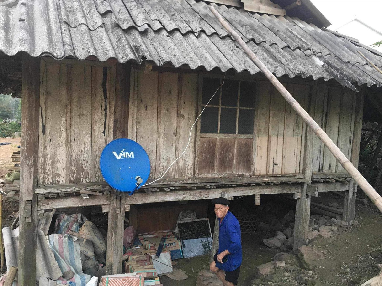 Ngôi nhà hiện tại Dũng đang ở cùng bố và ông nội. Ảnh: Nhân vật cung cấp