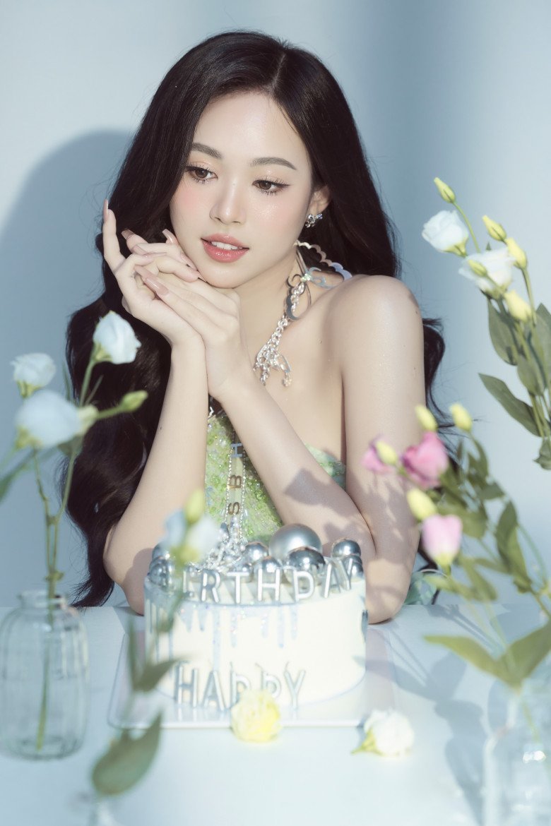 Phát hiện 2 Hoa - Á hậu học cùng trường với Quán quân Olympia 2023, nhan sắc trong veo, có làn da đẹp nhất làng hương sắc - 17