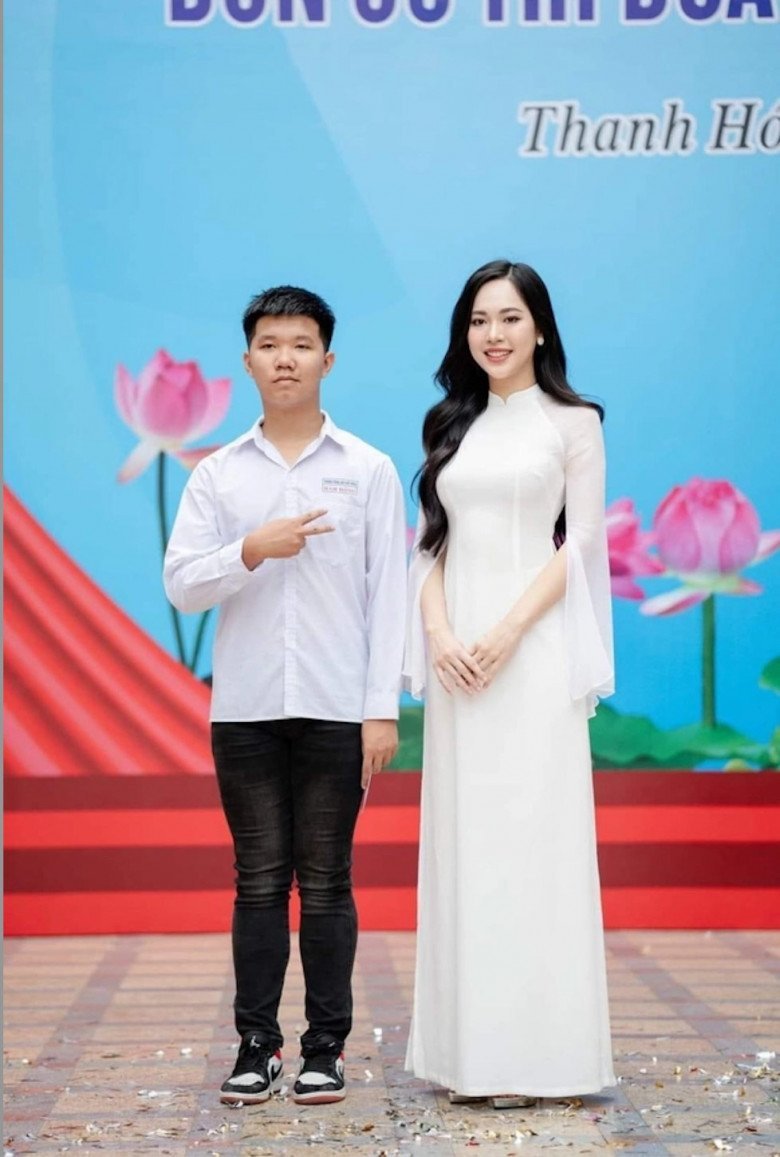Phát hiện 2 Hoa - Á hậu học cùng trường với Quán quân Olympia 2023, nhan sắc trong veo, có làn da đẹp nhất làng hương sắc - 2