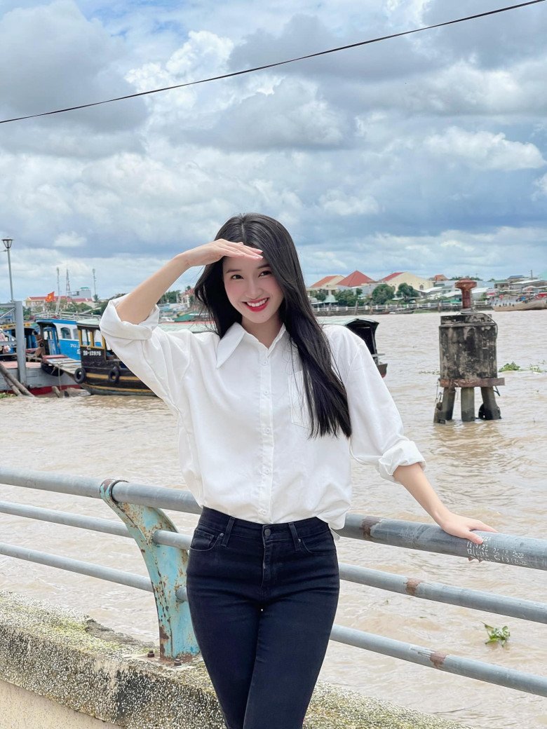 Phát hiện 2 Hoa - Á hậu học cùng trường với Quán quân Olympia 2023, nhan sắc trong veo, có làn da đẹp nhất làng hương sắc - 5