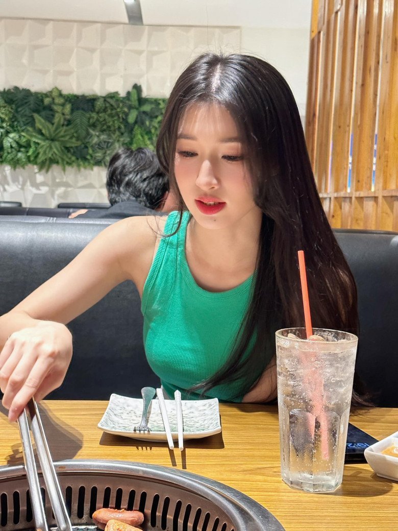 Phát hiện 2 Hoa - Á hậu học cùng trường với Quán quân Olympia 2023, nhan sắc trong veo, có làn da đẹp nhất làng hương sắc - 6