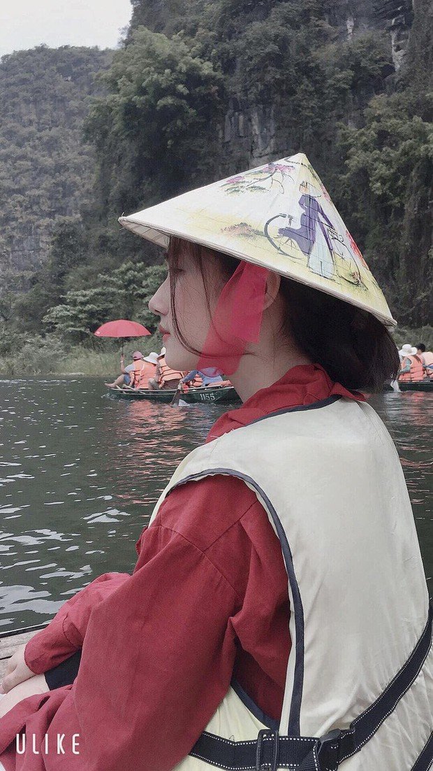 Lên chùa tu, nữ sinh Ninh Bình gây sốt khi tình cờ lọt vào ống kính nhiếp ảnh - Ảnh 5. Lên chùa tu, nữ sinh Ninh Bình gây sốt khi tình cờ lọt vào ống kính nhiếp ảnh - Ảnh 5.