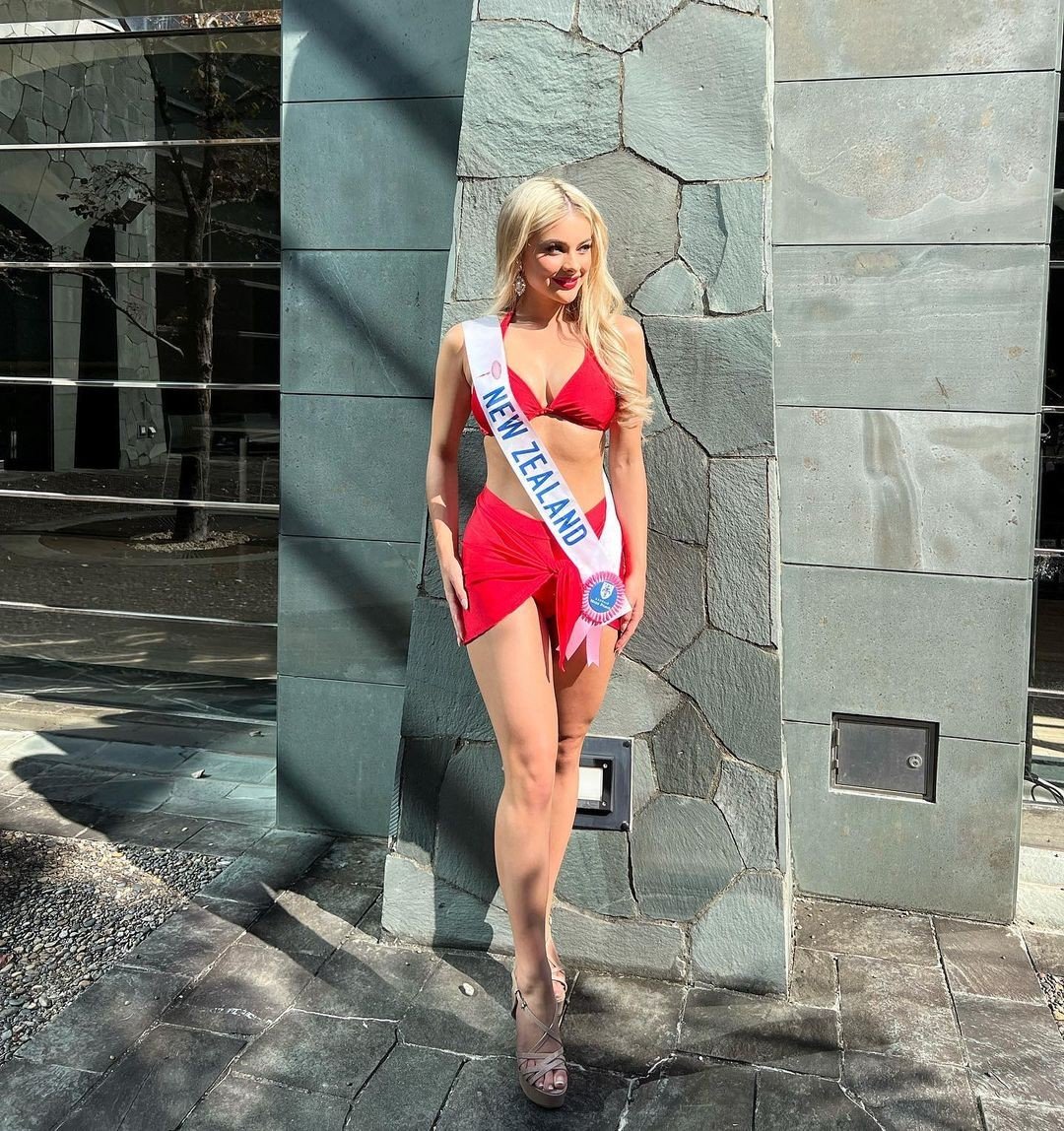 Nhan sắc như búp bê của người đẹp 21 tuổi sang Việt Nam thi hoa hậu ảnh 10