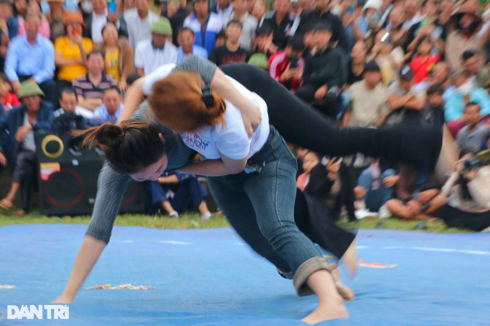 Nữ đô vật xinh đẹp thắng liên tiếp 4 trận: Chồng đẩy tôi vào sới - 3 Nữ đô vật xinh đẹp thắng liên tiếp 4 trận: Chồng đẩy tôi vào sới - 3