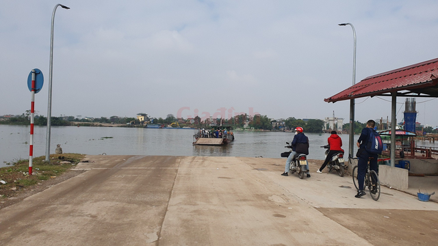 Nam Định: Hình ảnh những chuyến đò 'cuối cùng' năm 2023 ở Đống Cao - Ảnh 3. Nam Định: Hình ảnh những chuyến đò 'cuối cùng' năm 2023 ở Đống Cao - Ảnh 3.