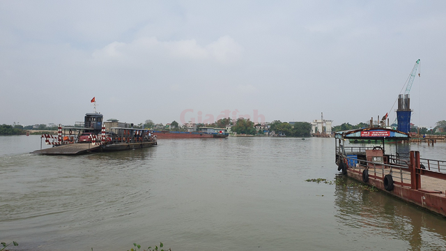 Nam Định: Hình ảnh những chuyến đò 'cuối cùng' năm 2023 ở Đống Cao - Ảnh 2. Nam Định: Hình ảnh những chuyến đò 'cuối cùng' năm 2023 ở Đống Cao - Ảnh 2.