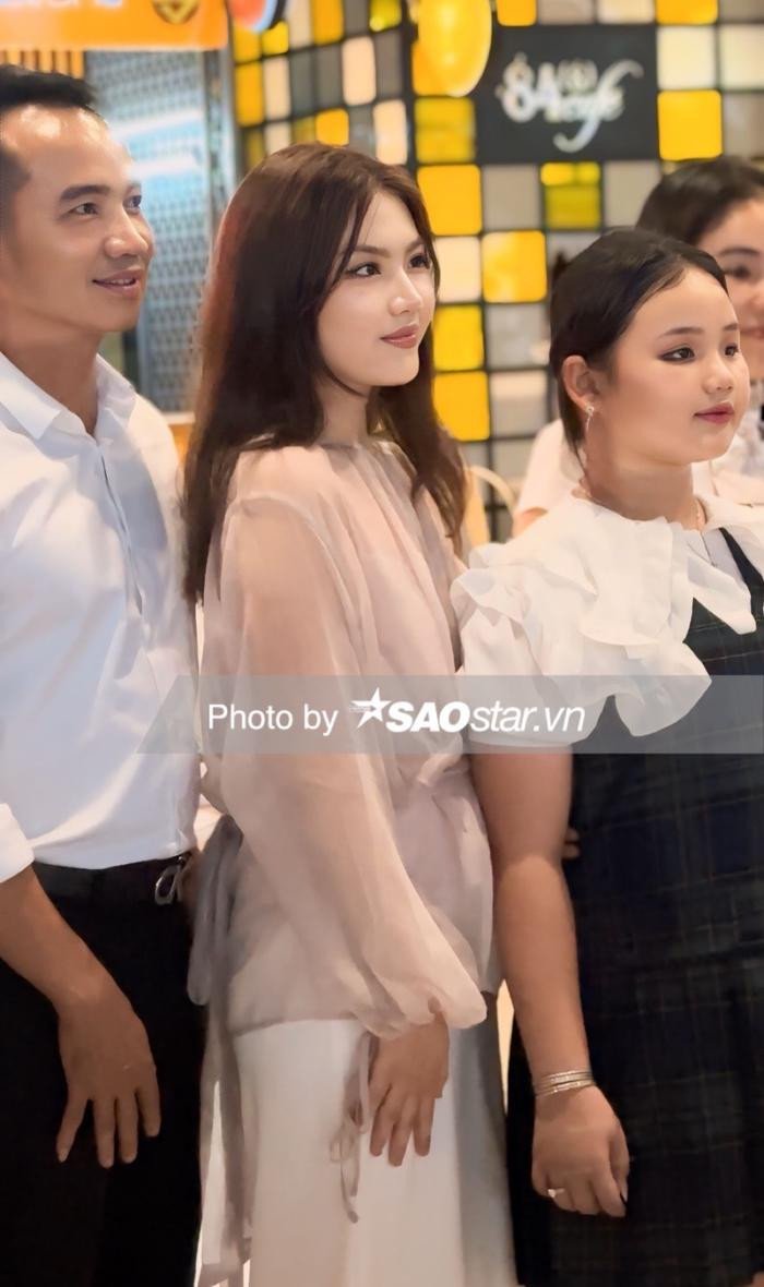 Hoa hậu Ý Nhi có em gái 20 tuổi cực phẩm, nhan sắc xinh hơn cả chị! Ảnh 3