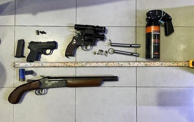 60 tên côn đồ cầm hung khí đập phá quán cà phê ở TPHCM ảnh 3