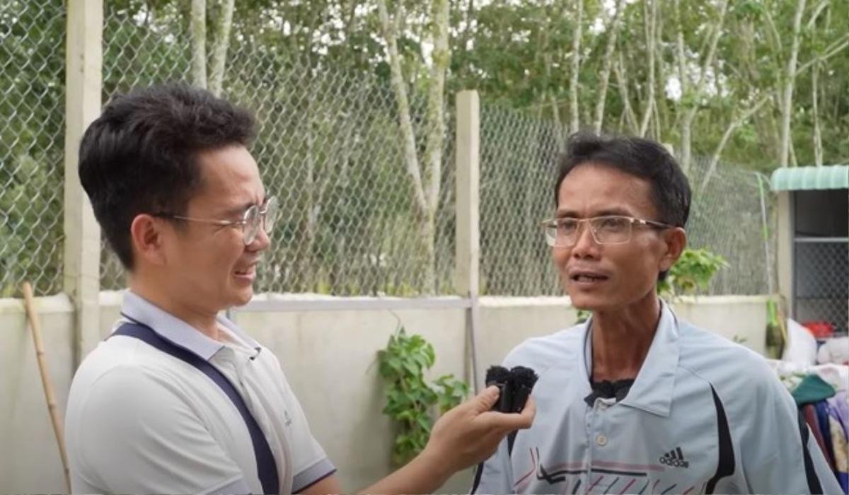 Cặp vợ chồng không sinh con để nuôi hơn 300 con chó mèo theo cách lạ lùng Ảnh 1