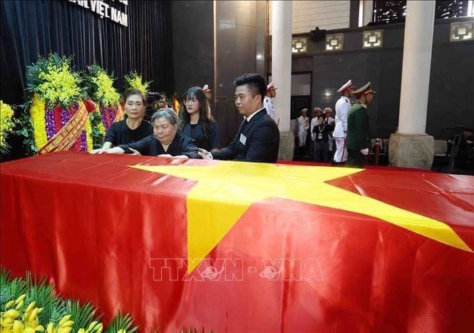 Cô giáo của Tổng Bí thư Nguyễn Phú Trọng ngồi xe lăn đến viếng học trò ảnh 1