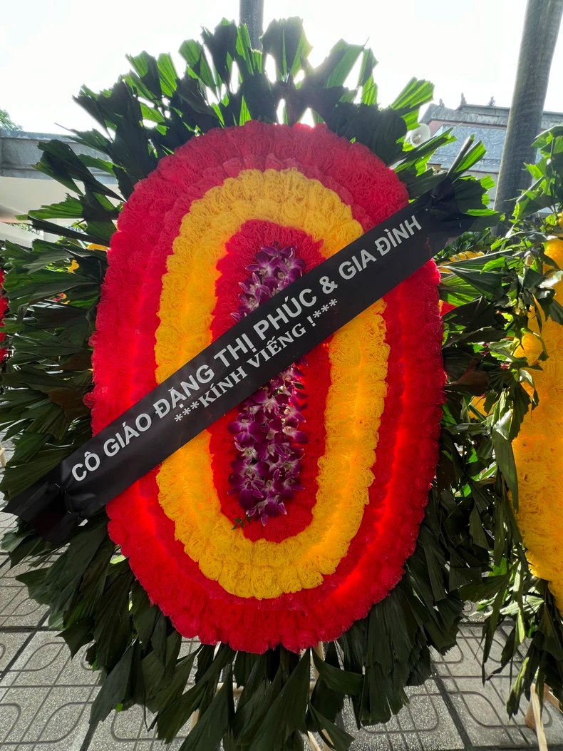 Cô giáo của Tổng Bí thư Nguyễn Phú Trọng ngồi xe lăn đến viếng học trò ảnh 2