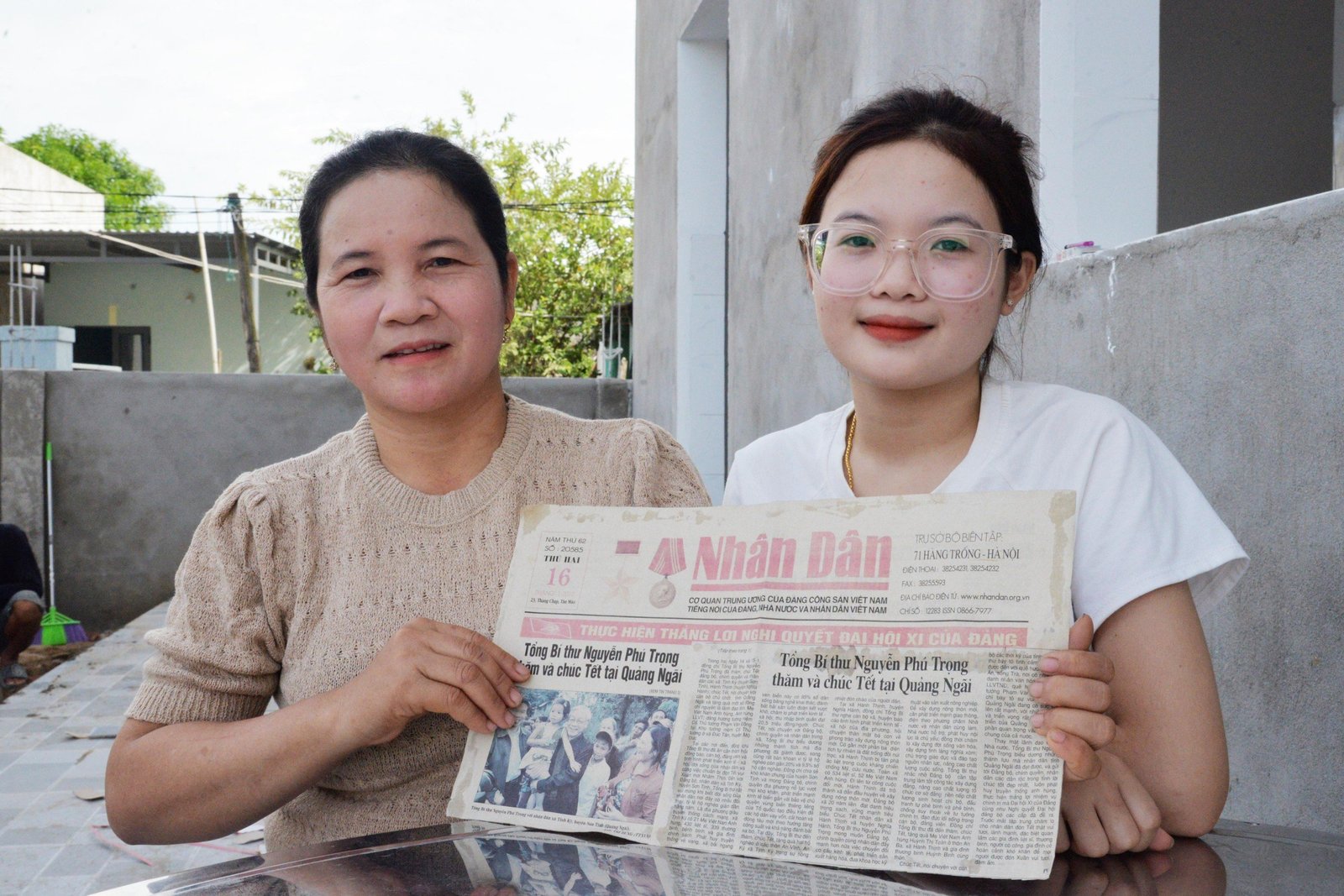 Gặp cô bé làng biển được Tổng Bí thư Nguyễn Phú Trọng bế trên tay 12 năm trước- Ảnh 2. Gặp cô bé làng biển được Tổng Bí thư Nguyễn Phú Trọng bế trên tay 12 năm trước- Ảnh 2.