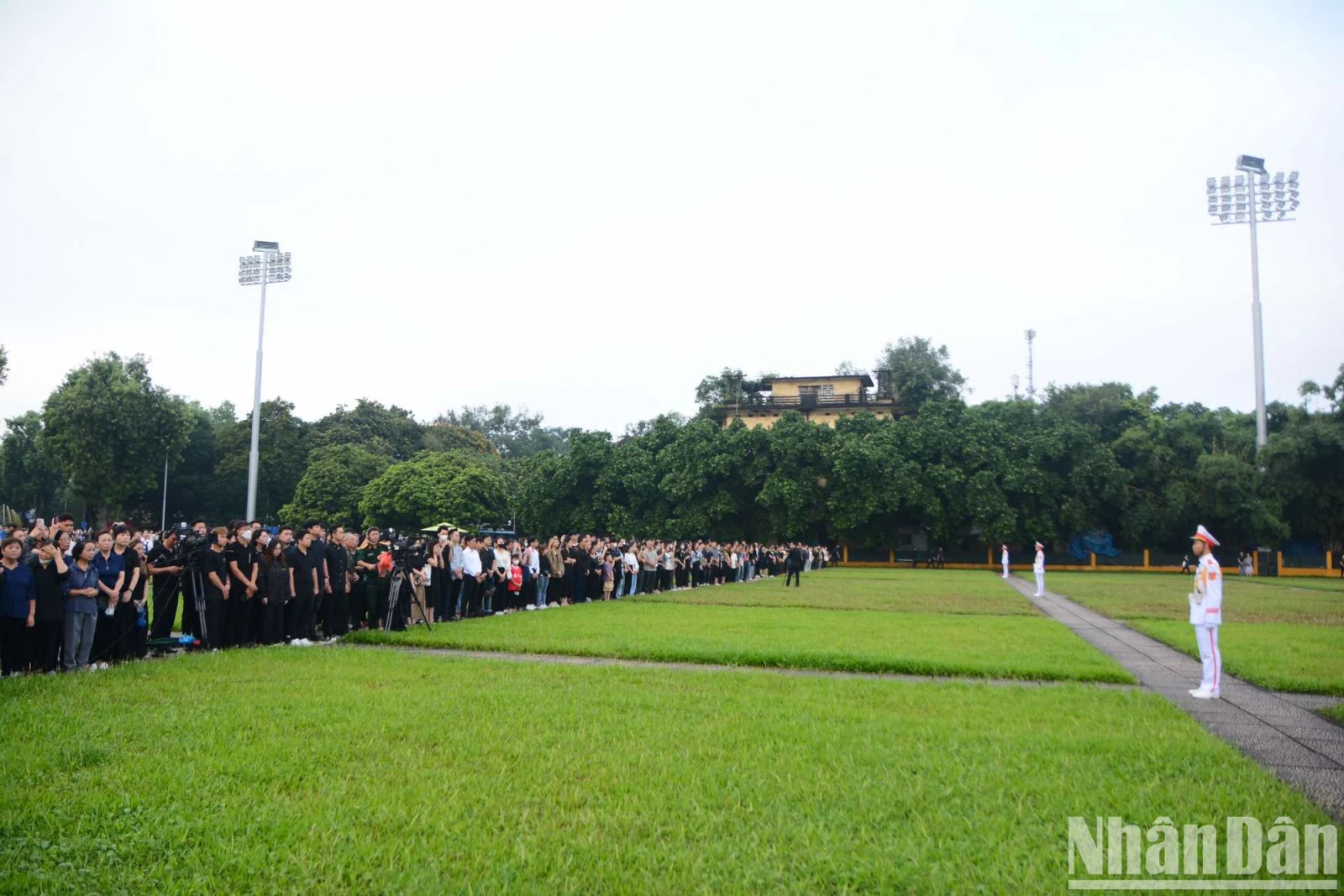 [Ảnh] Lễ thượng cờ theo nghi thức Quốc tang ở Quảng trường Ba Đình ảnh 12