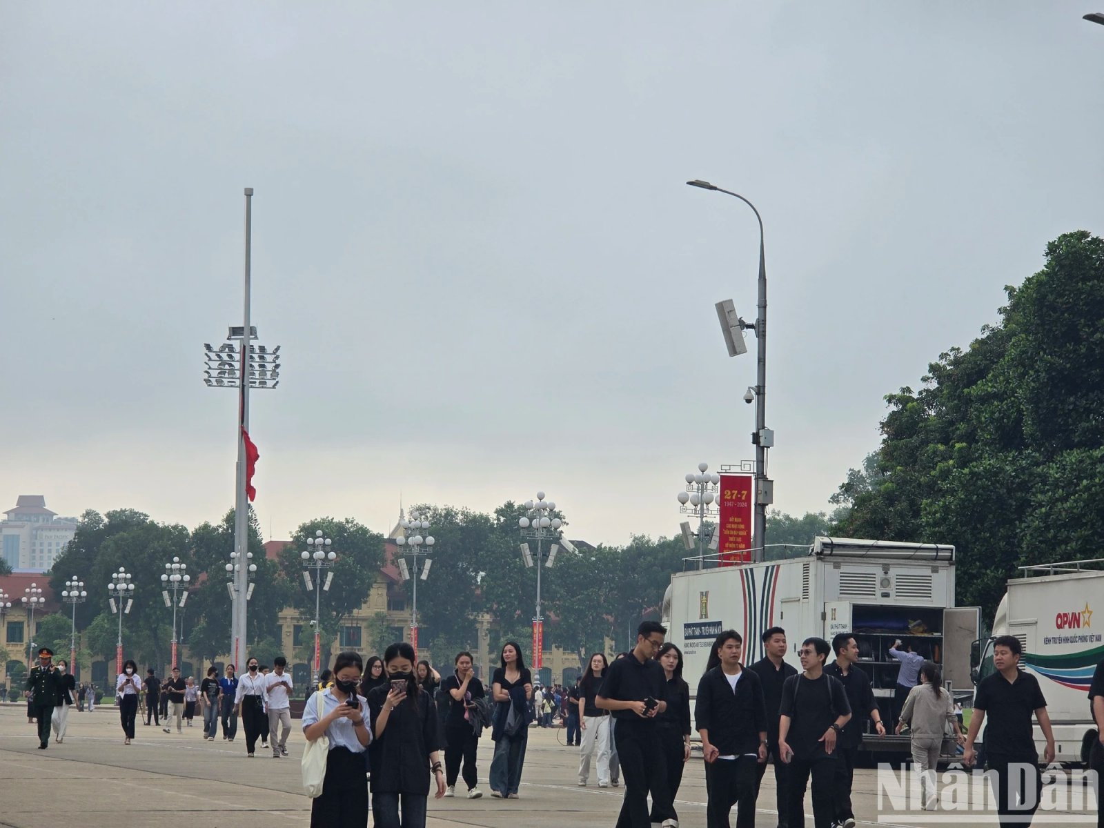 [Ảnh] Lễ thượng cờ theo nghi thức Quốc tang ở Quảng trường Ba Đình ảnh 14