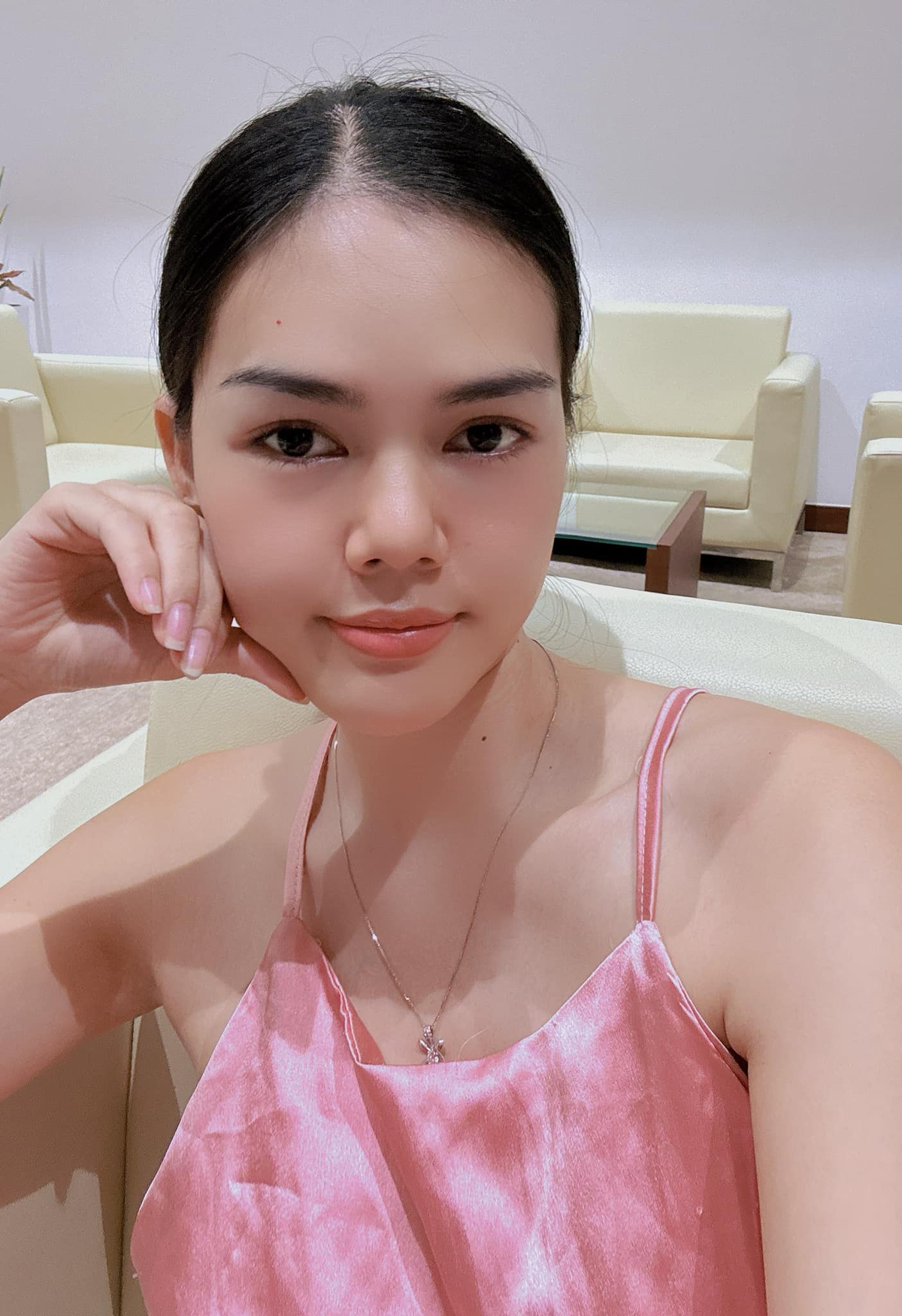 Nhan sắc Ngọc Trinh khi mang thai con đầu lòng Ảnh 2