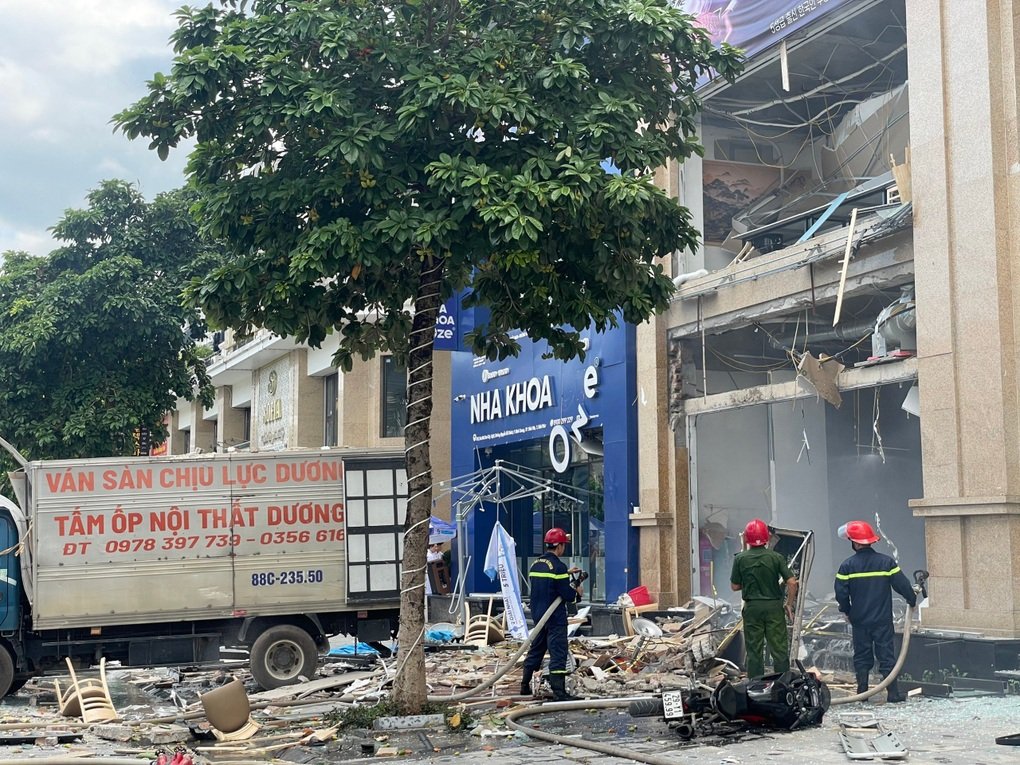 Quán ăn sắp khai trương ở Vĩnh Phúc nổ lớn, 7 người bị thương - 2 Quán ăn sắp khai trương ở Vĩnh Phúc nổ lớn, 7 người bị thương - 2