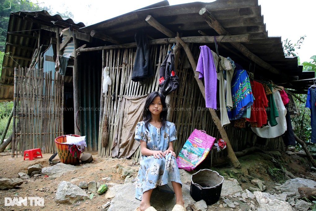 Hang đá như là mẹ, che chở cho chị em con đi qua gió mưa - 1 Hang đá như là mẹ, che chở cho chị em con đi qua gió mưa - 1